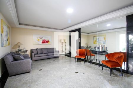 Apartamento à venda com 167m², 4 quartos e 2 vagas Apartamento à venda com 167m², 4 quartos e 2 vagasHall Social