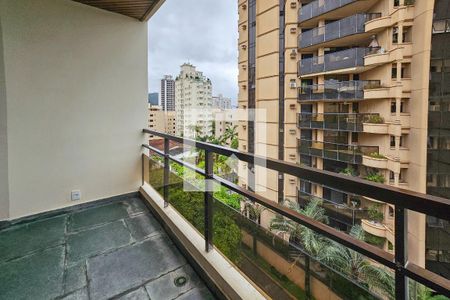 Apartamento para alugar com 300m², 3 quartos e 1 vagaVaranda