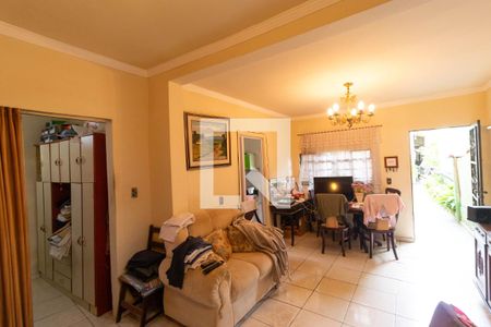 Casa à venda com 185m², 3 quartos e 1 vaga Casa à venda com 185m², 3 quartos e 1 vagaSalas da Casa 02