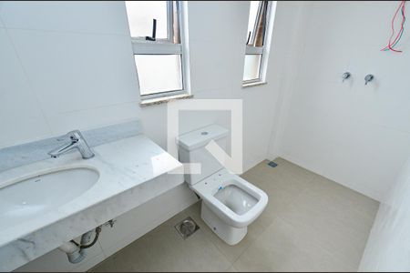 Apartamento à venda com 60m², 2 quartos e 2 vagasBanheiro Quarto 1