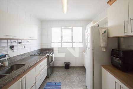 Apartamento à venda com 235m², 5 quartos e 4 vagasCozinha