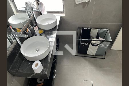 Casa à venda com 260m², 4 quartos e sem vagaBanheiro 2