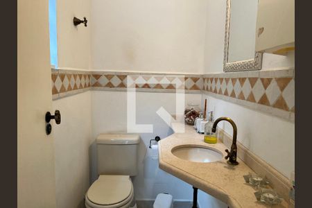 Casa à venda com 260m², 4 quartos e sem vagaLavabo