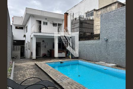 Casa à venda com 260m², 4 quartos e sem vagaPiscina