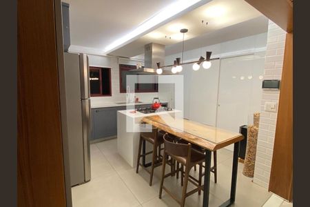 Apartamento à venda com 140m², 4 quartos e 3 vagasCozinha