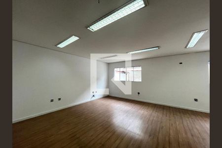 Casa à venda com 220m², 4 quartos e 3 vagas Casa à venda com 220m², 4 quartos e 3 vagasSuite 1