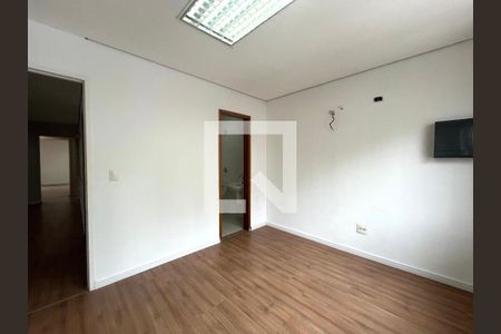 Casa à venda com 220m², 4 quartos e 3 vagas Casa à venda com 220m², 4 quartos e 3 vagasSuite 2