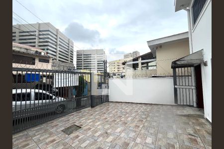 Casa à venda com 220m², 4 quartos e 3 vagas Casa à venda com 220m², 4 quartos e 3 vagasGaragem
