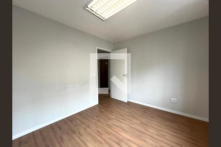 Casa à venda com 220m², 4 quartos e 3 vagas Casa à venda com 220m², 4 quartos e 3 vagasQuarto 4