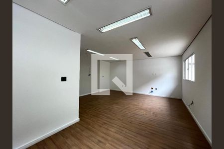 Casa à venda com 220m², 4 quartos e 3 vagas Casa à venda com 220m², 4 quartos e 3 vagasSuite 1