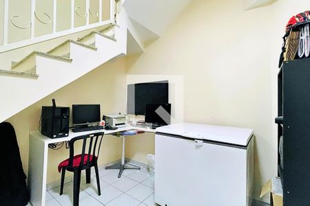 Casa de condomínio à venda com 254m², 3 quartos e 4 vagasEscritório