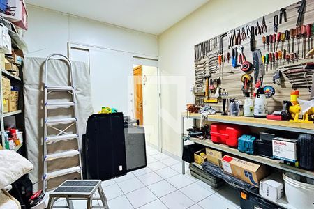 Casa de condomínio à venda com 254m², 3 quartos e 4 vagasEscritório