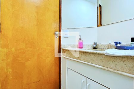 Casa de condomínio à venda com 254m², 3 quartos e 4 vagasLavabo