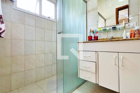 Casa de condomínio à venda com 254m², 3 quartos e 4 vagasBanheiro da Suíte 1