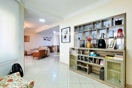 Casa de condomínio à venda com 254m², 3 quartos e 4 vagasSala