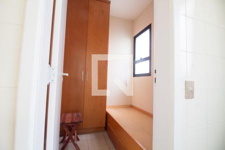 Apartamento à venda com 216m², 3 quartos e 3 vagasQuarto de Serviço