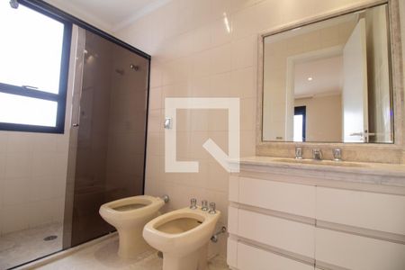 Apartamento à venda com 216m², 3 quartos e 3 vagasBanheiro da Suíte 1