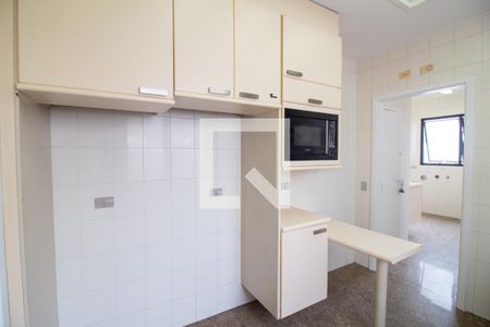 Apartamento à venda com 216m², 3 quartos e 3 vagasCozinha
