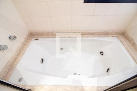 Apartamento à venda com 216m², 3 quartos e 3 vagasBanheiro da Suíte 3