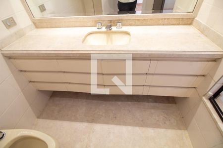 Apartamento à venda com 216m², 3 quartos e 3 vagasBanheiro da Suíte 3