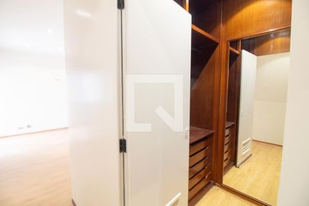 Apartamento à venda com 216m², 3 quartos e 3 vagasCloset da suíte 3