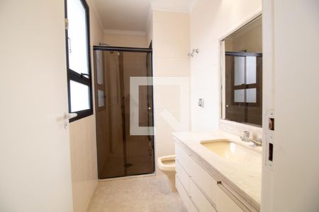 Apartamento à venda com 216m², 3 quartos e 3 vagasBanheiro da Suíte 2