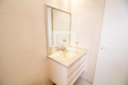 Apartamento à venda com 216m², 3 quartos e 3 vagasBanheiro da Suíte 1