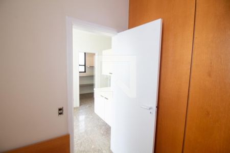 Apartamento à venda com 216m², 3 quartos e 3 vagasQuarto de Serviço