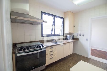Apartamento à venda com 216m², 3 quartos e 3 vagasCozinha