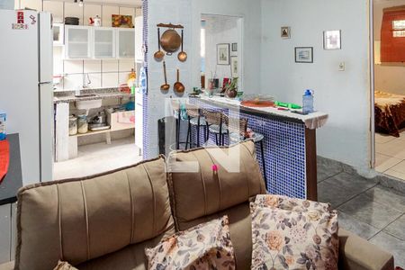 Casa à venda com 550m², 2 quartos e 2 vagasSala