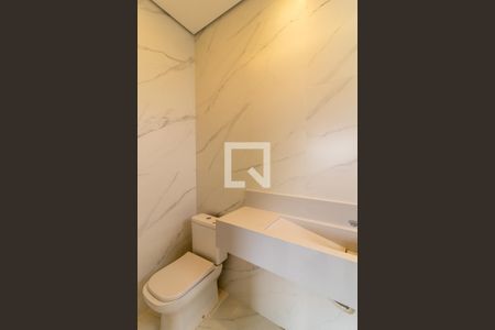 Casa de condomínio à venda com 462m², 3 quartos e 4 vagasBanheiro Área externa 