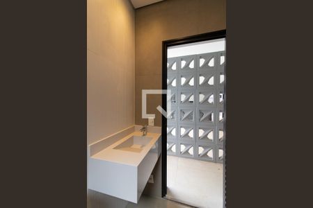 Casa de condomínio à venda com 462m², 3 quartos e 4 vagasBanheiro Área externa 