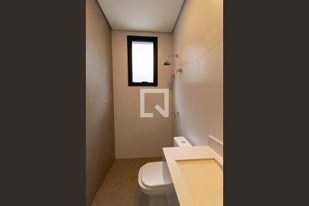 Casa de condomínio à venda com 462m², 3 quartos e 4 vagasBanheiro Área externa 