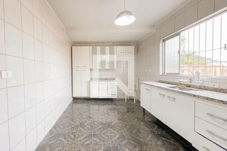 Casa à venda com 273m², 5 quartos e 3 vagasCozinha