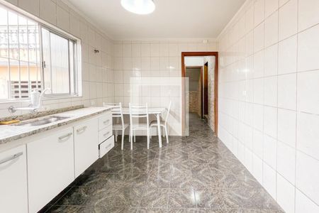 Casa à venda com 273m², 5 quartos e 3 vagasCozinha