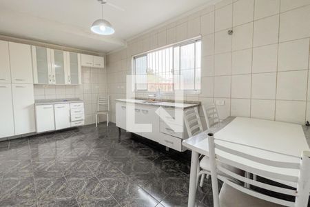 Casa à venda com 273m², 5 quartos e 3 vagasCozinha