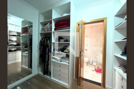 Casa à venda com 360m², 3 quartos e 12 vagasCloset da Suíte 1