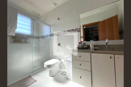 Casa à venda com 360m², 3 quartos e 12 vagasBanheiro da Suíte 2