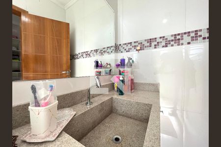 Casa à venda com 360m², 3 quartos e 12 vagasBanheiro da Suíte 2