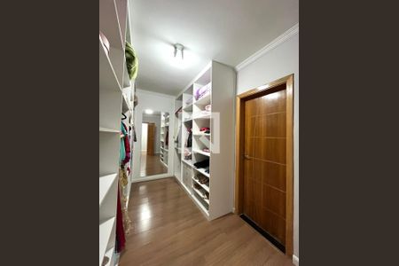 Casa à venda com 360m², 3 quartos e 12 vagasCloset da suíte 2