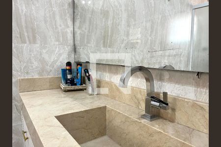 Casa à venda com 360m², 3 quartos e 12 vagasBanheiro da Suíte 1
