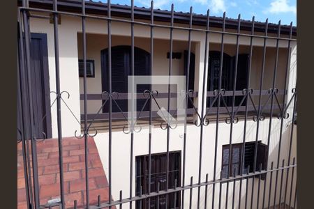 Casa à venda com 320m², 3 quartos e 2 vagas Casa à venda com 320m², 3 quartos e 2 vagasFachada