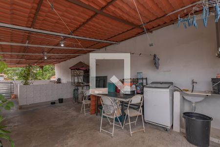 Casa à venda com 190m², 3 quartos e 2 vagas Casa à venda com 190m², 3 quartos e 2 vagasÁrea de Serviço - Terraço