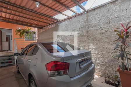 Casa à venda com 190m², 3 quartos e 2 vagas Casa à venda com 190m², 3 quartos e 2 vagasEntrada - Garagem