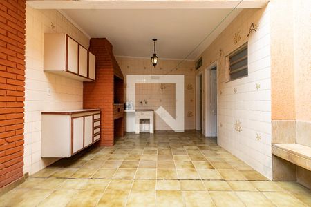 Casa à venda com 158m², 3 quartos e 2 vagas Casa à venda com 158m², 3 quartos e 2 vagasQuintal- Área da Churrasqueira