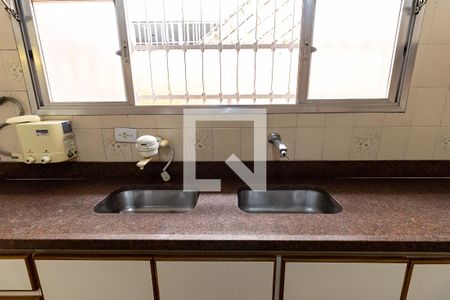 Casa à venda com 158m², 3 quartos e 2 vagas Casa à venda com 158m², 3 quartos e 2 vagasCozinha