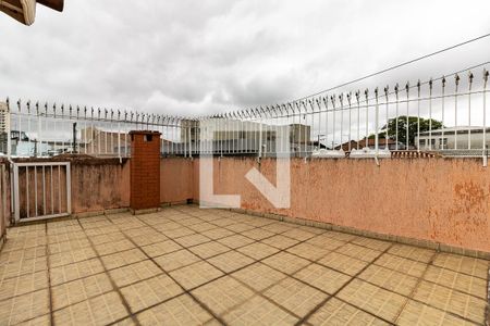 Casa à venda com 158m², 3 quartos e 2 vagas Casa à venda com 158m², 3 quartos e 2 vagasTerraço