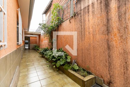 Casa à venda com 158m², 3 quartos e 2 vagas Casa à venda com 158m², 3 quartos e 2 vagasCorredor Lateral