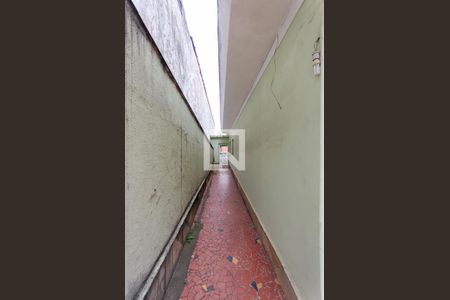 Casa à venda com 300m², 4 quartos e 4 vagasCorredor externo