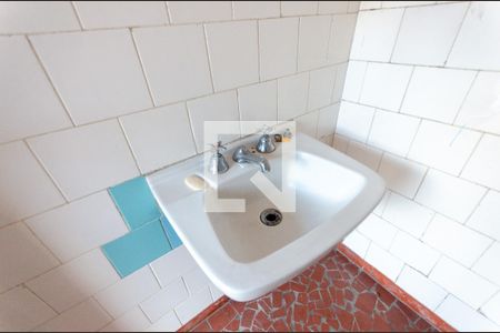 Casa à venda com 300m², 4 quartos e 4 vagasBanheiro de serviço